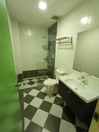 Imagen de la habitación del Hotel W Cemerlang. Foto 15