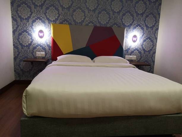 Imagen de la habitación del Hotel W Cemerlang. Foto 16