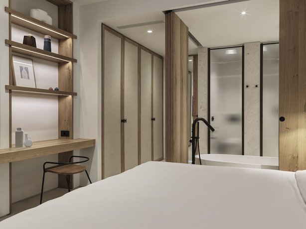 Imagen de la habitación del Hotel W Costa Navarino. Foto 7