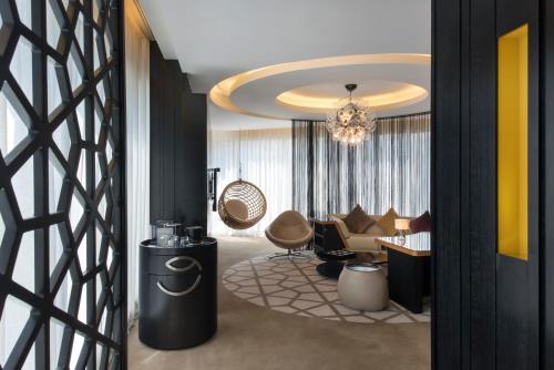 Imagen de la habitación del Hotel W Doha. Foto 18