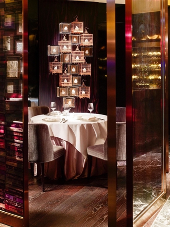 Imagen del bar/restaurante del Hotel W Hong Kong. Foto 3