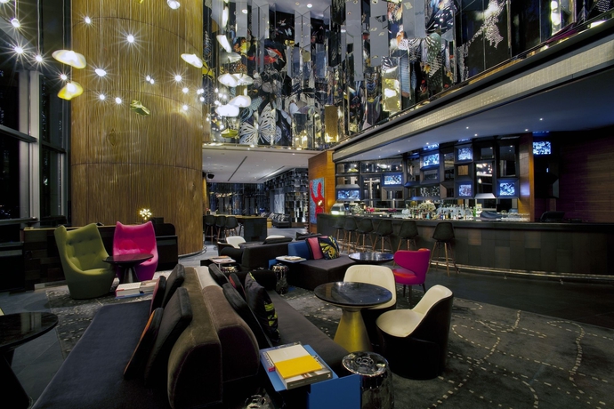 Imagen del bar/restaurante del Hotel W Hong Kong. Foto 6