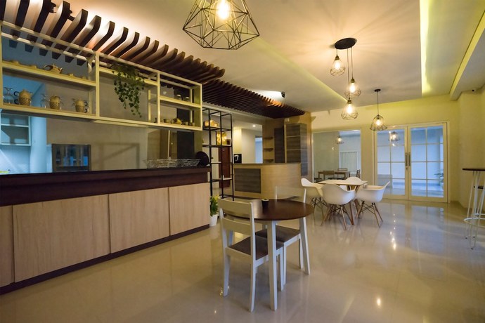 Imagen del bar/restaurante del Hotel W House. Foto 3