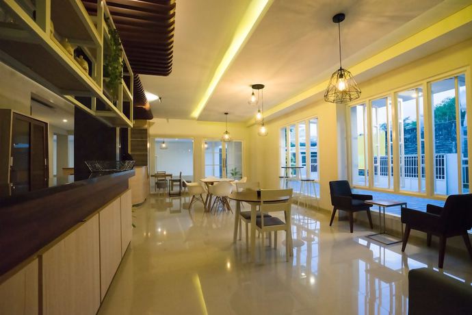 Imagen del bar/restaurante del Hotel W House. Foto 9