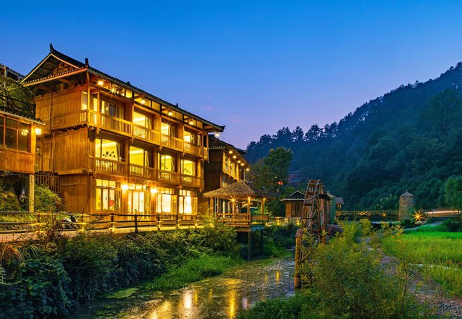 Imagen general del Hotel W Lodge. Foto 2