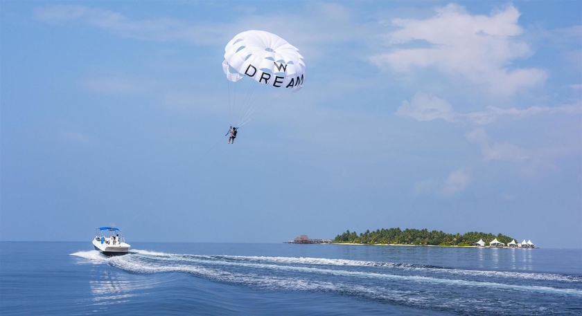 Imagen de los exteriores del Hotel W Maldives. Foto 13