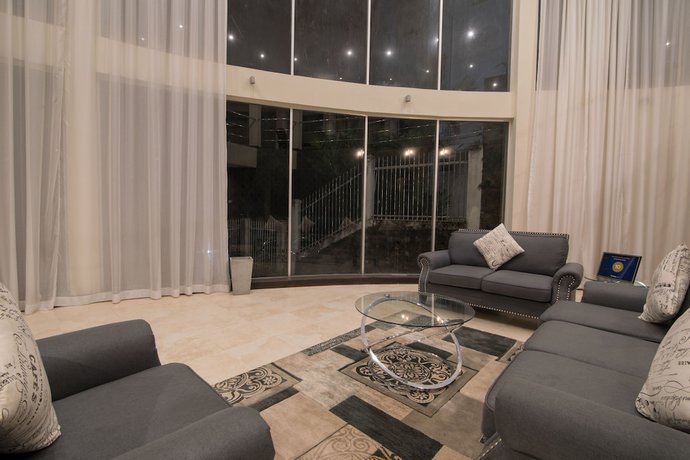 Imagen de los interiores del Hotel W Residence Kandy. Foto 19