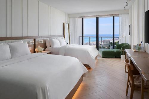 Imagen de la habitación del Hotel W South Beach. Foto 17