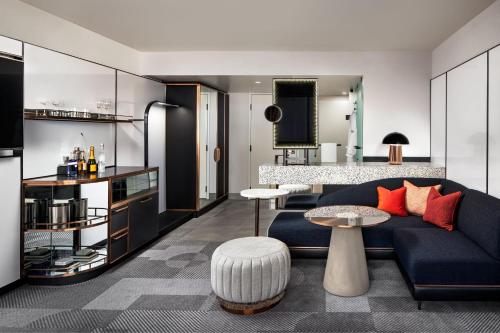 Imagen de la habitación del Hotel W Toronto. Foto 9