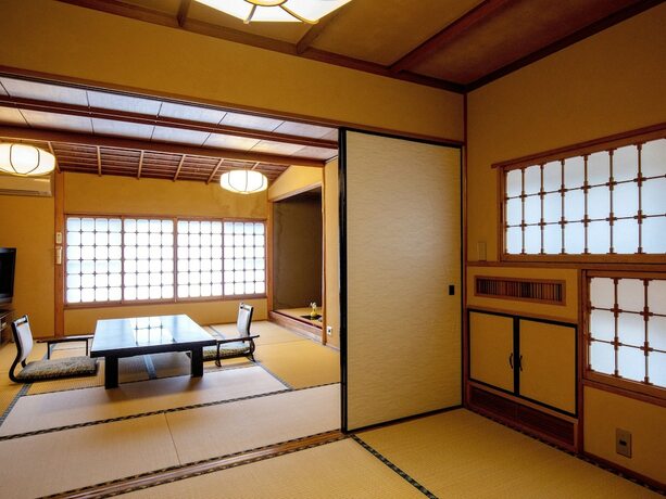 Imagen general del Hotel WAKAMATSU YUGAWARA HOT SPRING RESORT. Foto 7