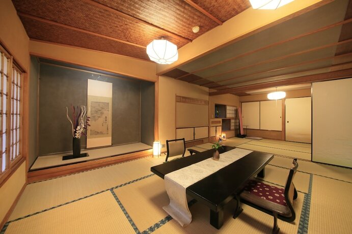 Imagen general del Hotel WAKAMATSU YUGAWARA HOT SPRING RESORT. Foto 8