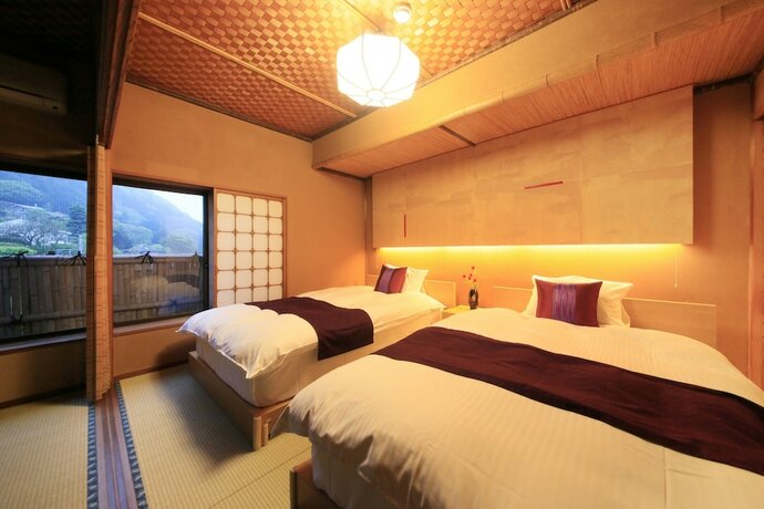 Imagen general del Hotel WAKAMATSU YUGAWARA HOT SPRING RESORT. Foto 12