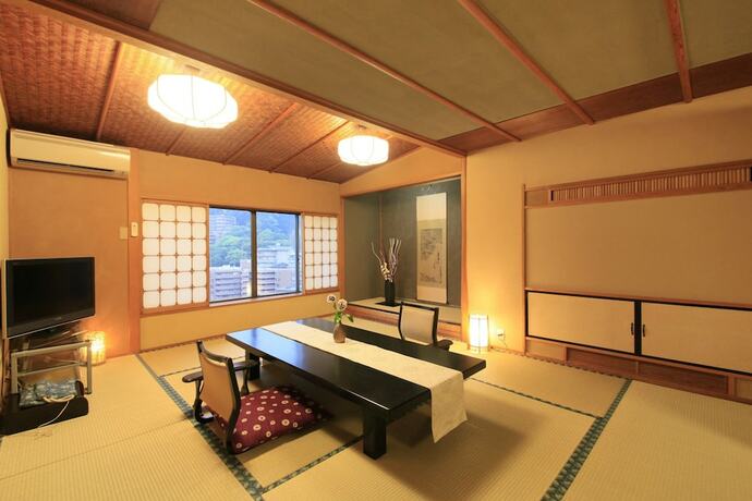 Imagen de la habitación del Hotel WAKAMATSU YUGAWARA HOT SPRING RESORT. Foto 29