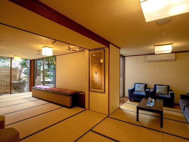 Imagen de los interiores del Hotel WAKAMATSU YUGAWARA HOT SPRING RESORT. Foto 30