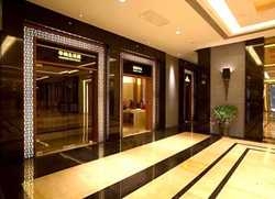 Imagen de los interiores del Hotel WARNER. Foto 4