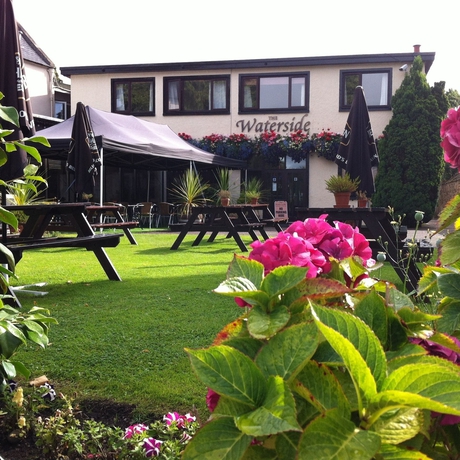 Imagen de los exteriores del Hotel WATERSIDE. Foto 11