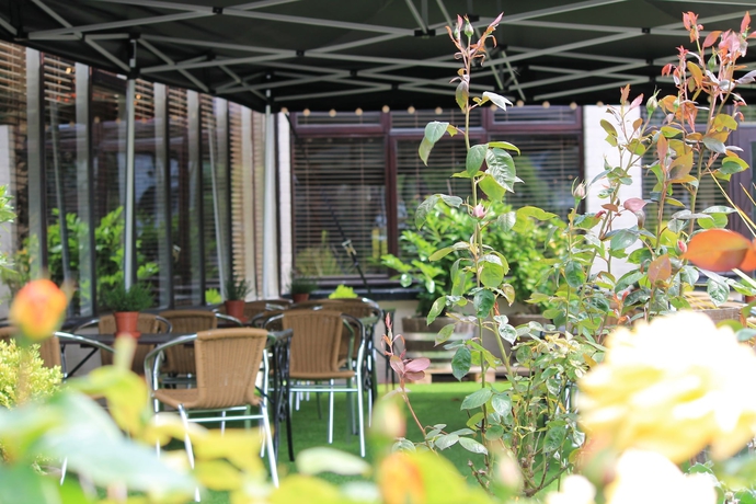 Imagen de los exteriores del Hotel WATERSIDE. Foto 12