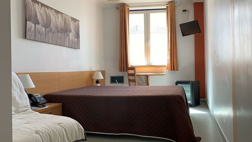 Imagen de la habitación del Hotel WEAA. Foto 13