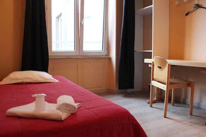 Imagen de la habitación del Hotel WEBER, Estrasburgo. Foto 8