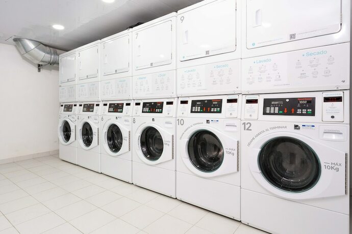 Imagen general del Hotel WEEKI. Foto 4