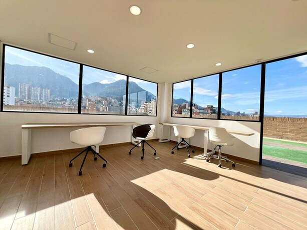 Imagen general del Hotel WEEKI. Foto 5