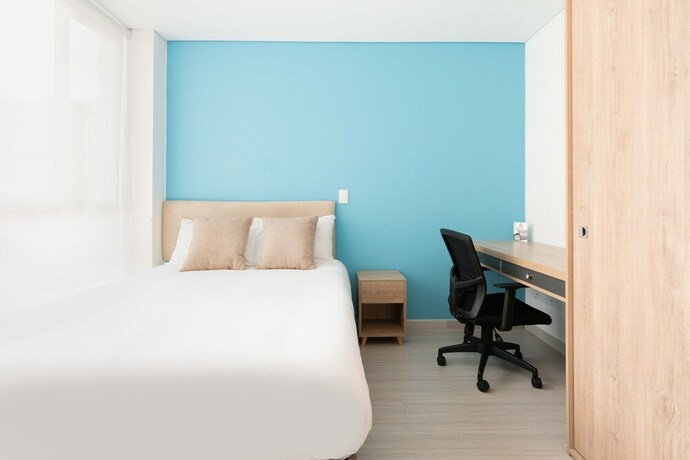 Imagen de la habitación del Hotel WEEKI. Foto 17