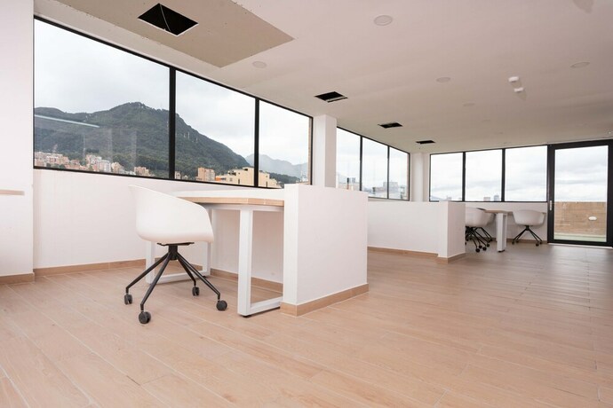 Imagen general del Hotel WEEKI. Foto 10