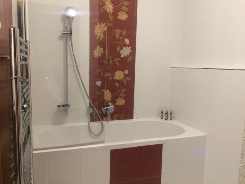 Imagen de la habitación del Hotel WELLNESS HOTEL L&Ouml;WE. Foto 7