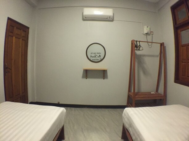 Imagen general del Hotel WEStay @ Chillax House - Ngapali - Hostel. Foto 12