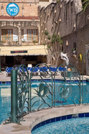 Imagen de la piscina del Hotel WHITE DOLPHIN HOLIDAY COMPLEX. Foto 9