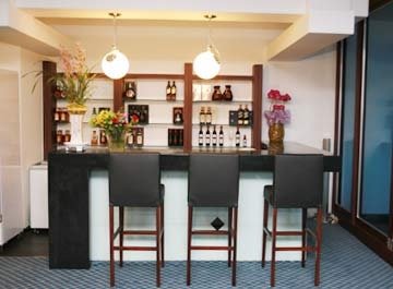 Imagen del bar/restaurante del Hotel WHITE TOURIST. Foto 2