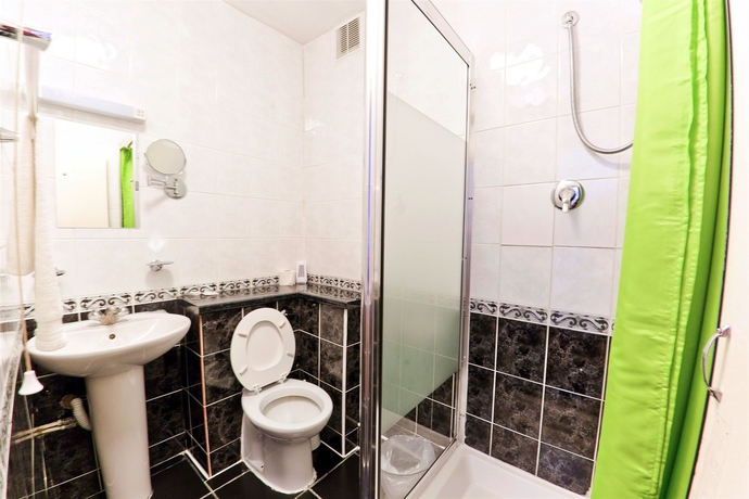 Imagen de la habitación del Hotel WHITELEAF. Foto 13