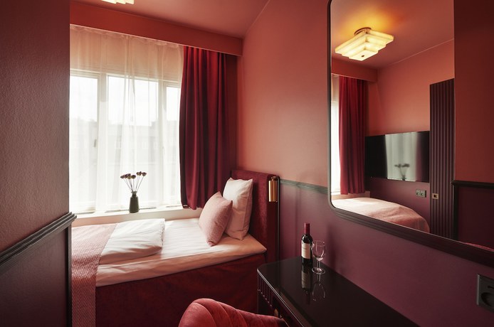 Imagen de la habitación del Hotel WIDE. Foto 3