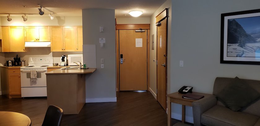 Imagen de la habitación del Hotel WINDTOWER LODGE & SUITES. Foto 16
