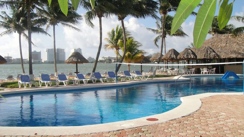 Imagen de los interiores del Hotel WIVC Coral Mar Resort- Amazing Zone and Lagoon Views, Enjoy the Tropical Breeze. Foto 15