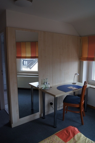 Imagen de la habitación del Hotel WOS. Foto 9