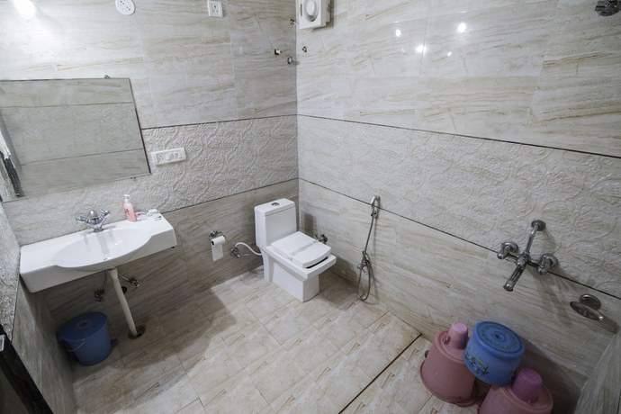 Imagen de la habitación del Hotel WOWSTAYZ Misty Meadows. Foto 3