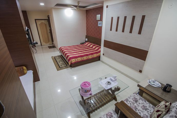 Imagen de la habitación del Hotel WOWSTAYZ Misty Meadows. Foto 13