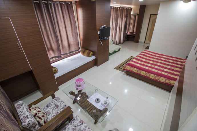 Imagen de la habitación del Hotel WOWSTAYZ Misty Meadows. Foto 15