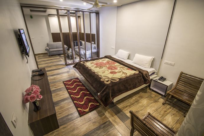 Imagen de la habitación del Hotel WOWSTAYZ Sapphire. Foto 14