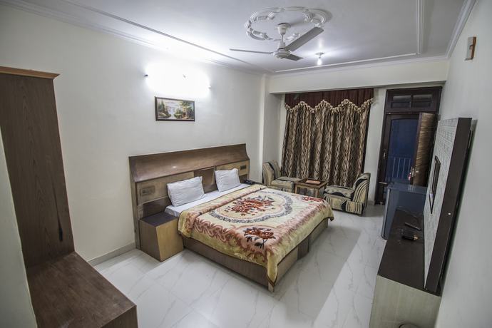 Imagen de la habitación del Hotel WOWSTAYZ Sapphire. Foto 18