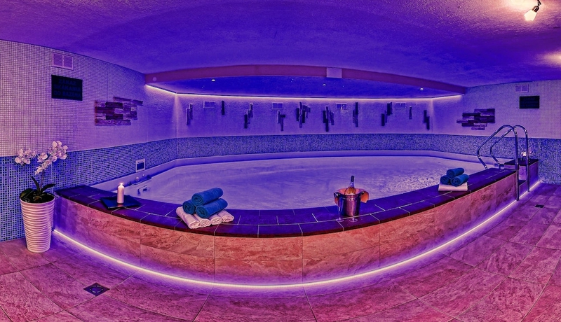Imagen de la piscina del Hotel WX. Foto 15