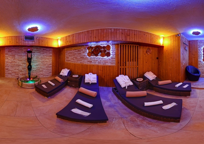 Imagen de la piscina del Hotel WX. Foto 18