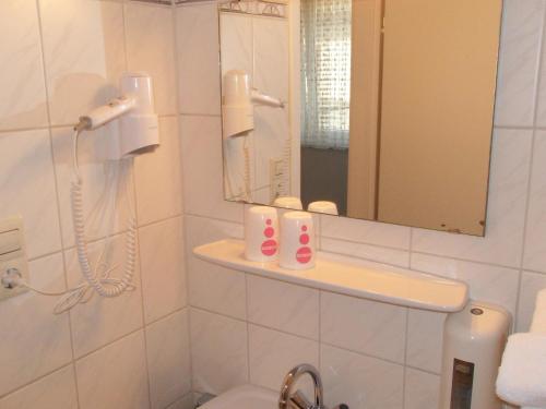 Imagen de la habitación del Hotel Wacker. Foto 6