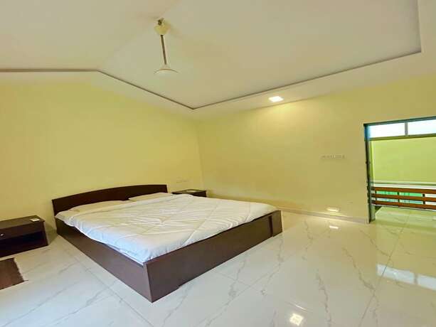 Imagen de la habitación del Hotel Wada Chirebandi. Foto 11