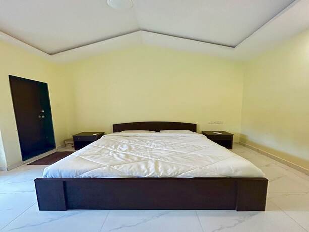 Imagen de la habitación del Hotel Wada Chirebandi. Foto 13