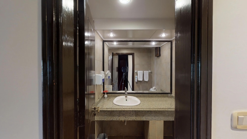 Imagen de la habitación del Hotel Wadi Lahmy Azur Resort. Foto 5