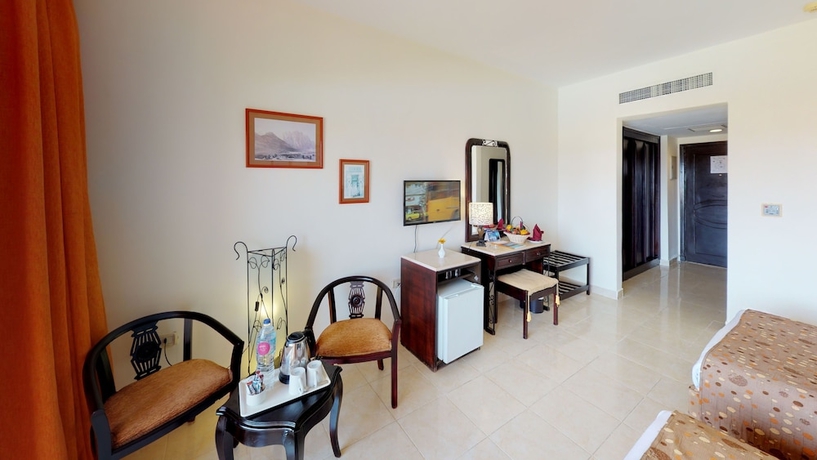 Imagen de la habitación del Hotel Wadi Lahmy Azur Resort. Foto 6