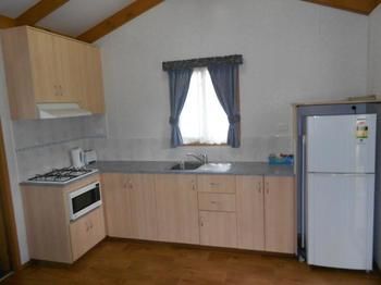 Imagen de los exteriores del Hotel Wagga Wagga Beach Caravan Park. Foto 12