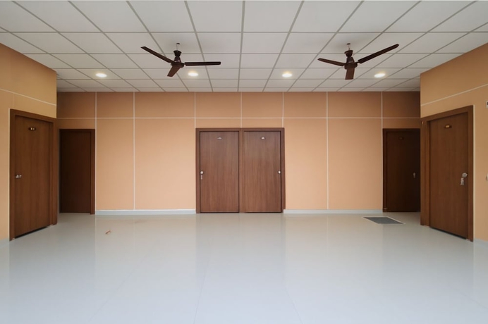 Imagen de los interiores del Hotel Wagheshwari. Foto 16